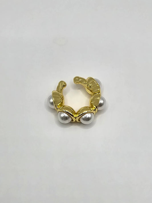 Ear Cuff - White Pearl