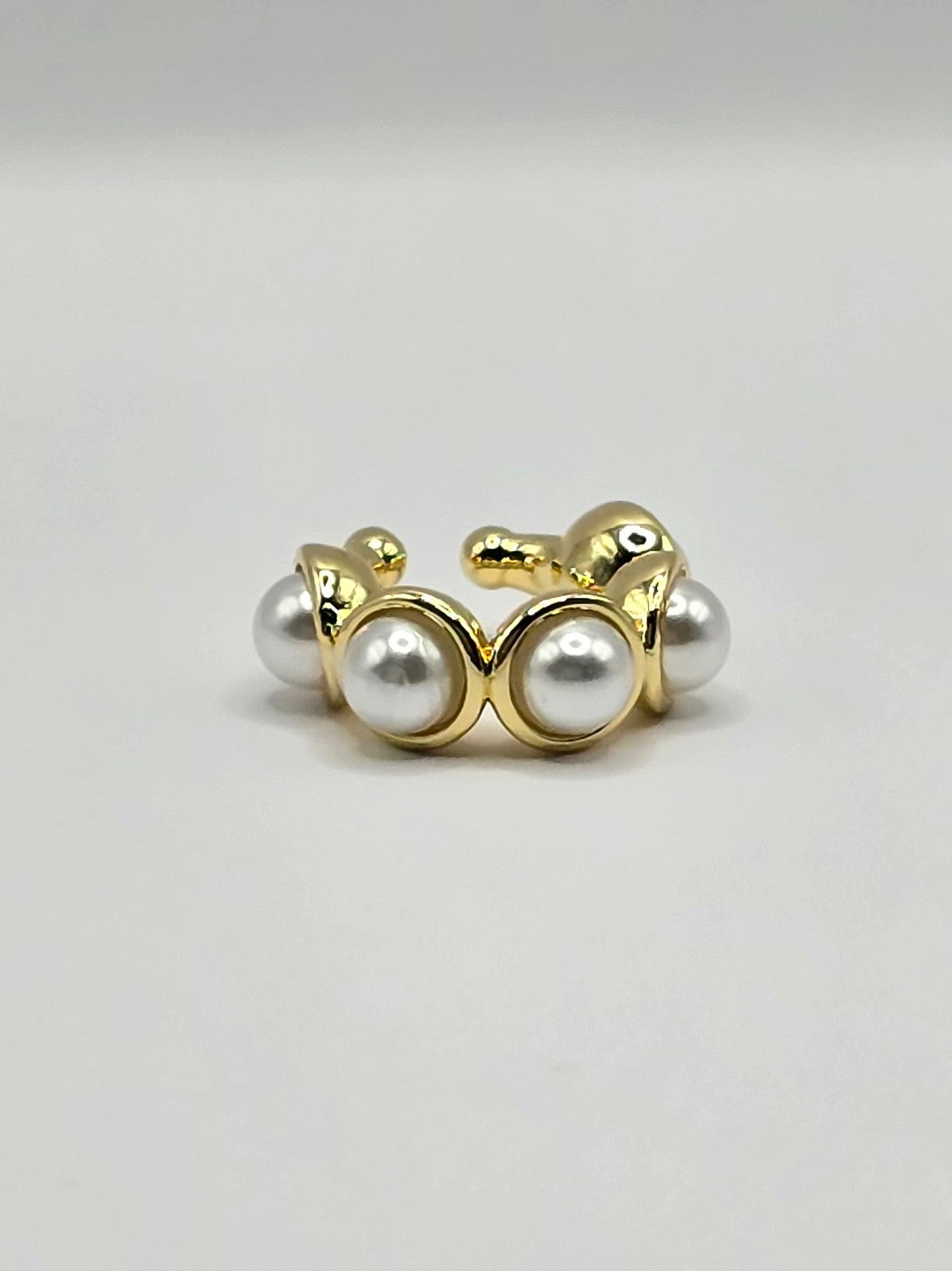 Ear Cuff - White Pearl